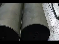 Una moderna fábrica de acero de tungsteno. Equipos de fabricación de alta tecnología.