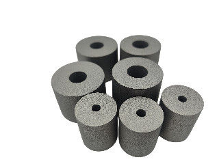 Proceso de encabezado en frío de alta precisión Fabricación de moldes de sujeción de carburo para productos de alta demanda